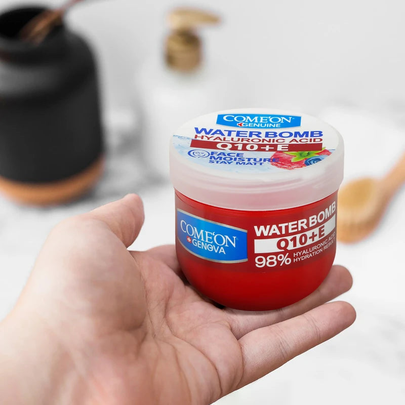 کرم آبرسان صورت و بدن کامان مدل واتربمب کیوتن + ویتامین ای - مخصوص همه انواع پوست، بدون چربی، حجم 200 میلی‌لیتری