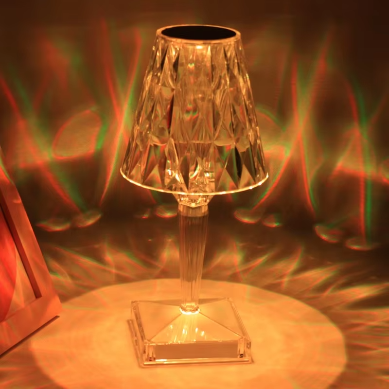 چراغ رومیزی کریستالی با چند رنگ و روشنایی قابل تنظیم