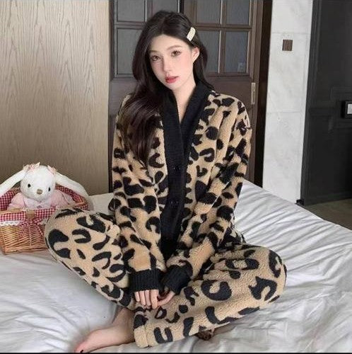 لباس خواب زمستانی - پلنگی