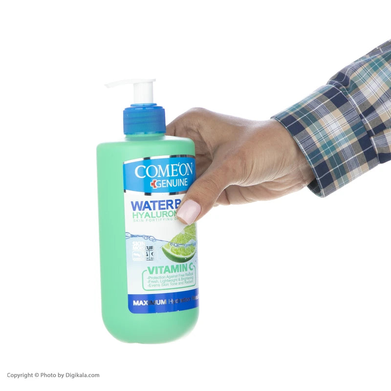 کرم آبرسان صورت و بدن کامان مدل واتربمب ویتامین سی مخصوص انواع پوست، بدون چربی، حجم 500 میلی‌لیتر